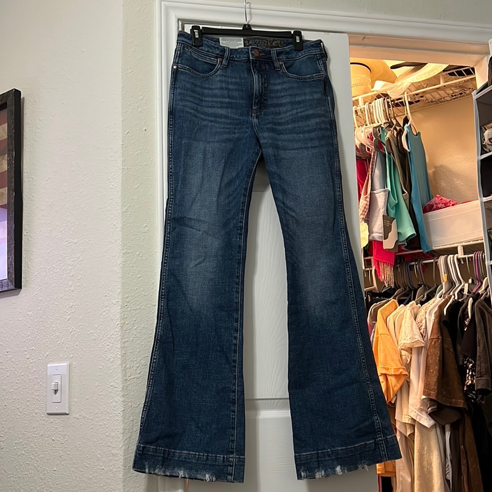 BRAND NEW WRANGLER JEANS